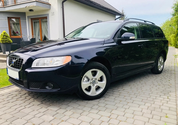 Volvo V70 cena 22900 przebieg: 217000, rok produkcji 2008 z Kielce małe 352